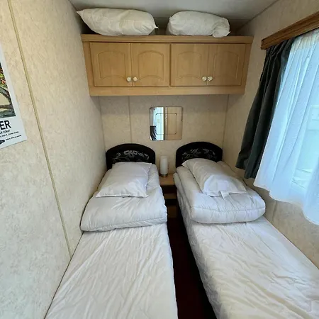 Lovely Caravan For Hire With Large Decking Area In Hunstanton Ref 23218K Exterior photo